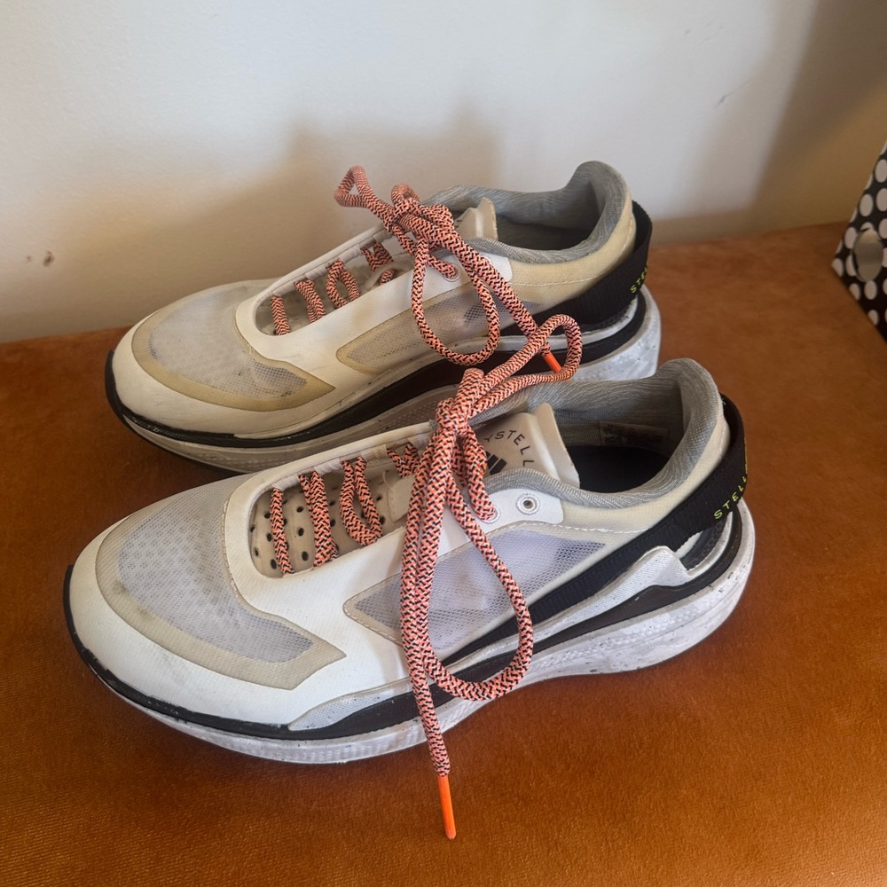 Stella McCartney x Adidas Earthlight Sneakers – White/Black (Size 37)